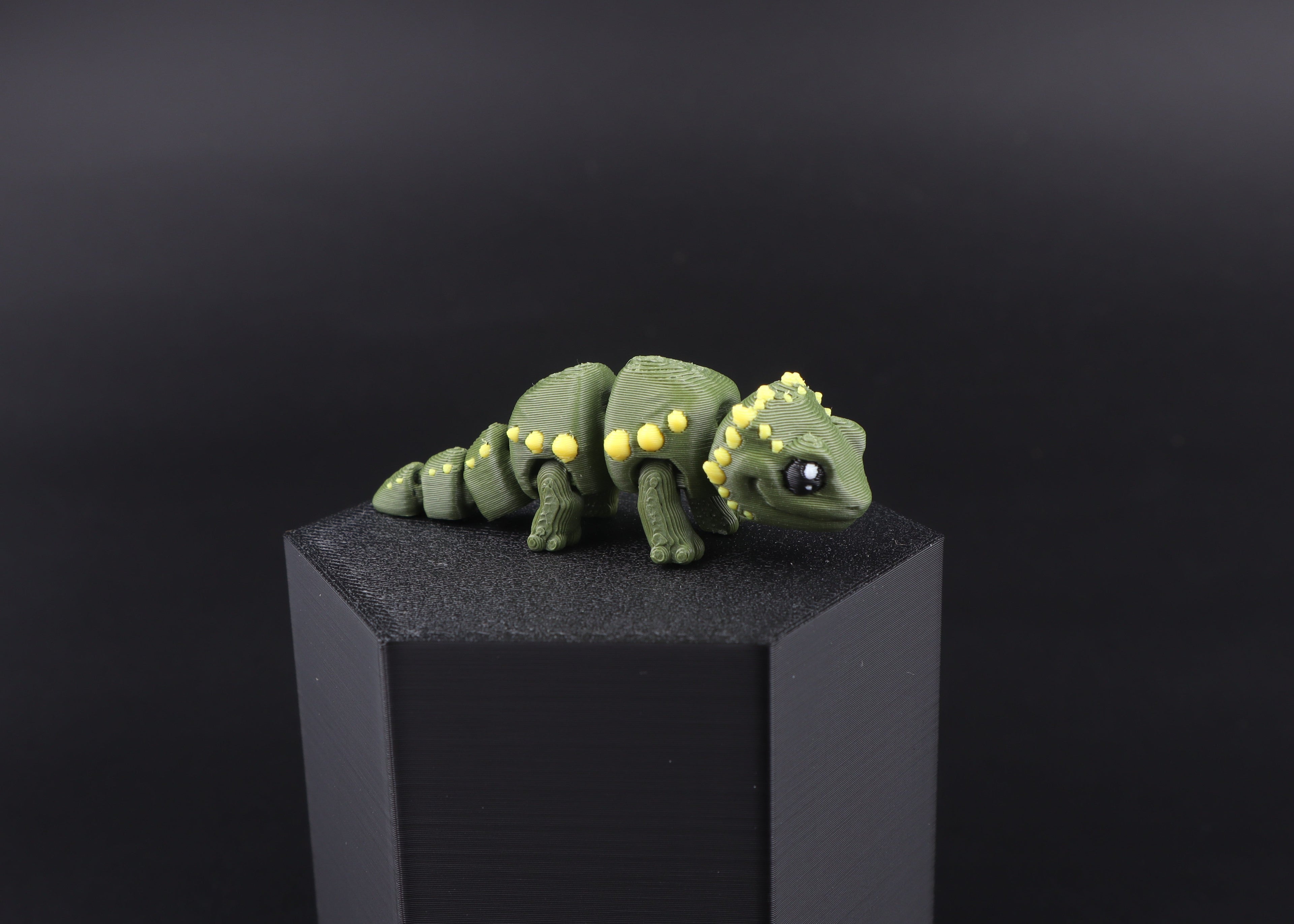 Mini Reptile & Amphibian Fidget Toy Pack — 15-Piece Sensory Collectible Set for Kids, Perfect Party Favor & Stocking Stuffer Gift